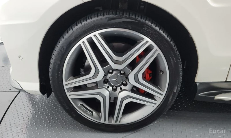 Mercedes-Benz ML 63 AMG, снимка 5 - Автомобили и джипове - 52879867