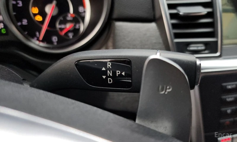 Mercedes-Benz ML 63 AMG, снимка 9 - Автомобили и джипове - 52879867