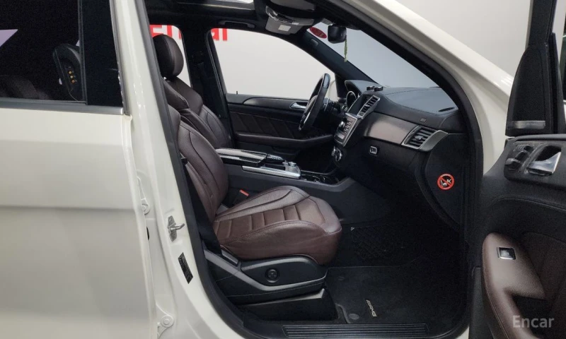 Mercedes-Benz ML 63 AMG, снимка 11 - Автомобили и джипове - 52879867