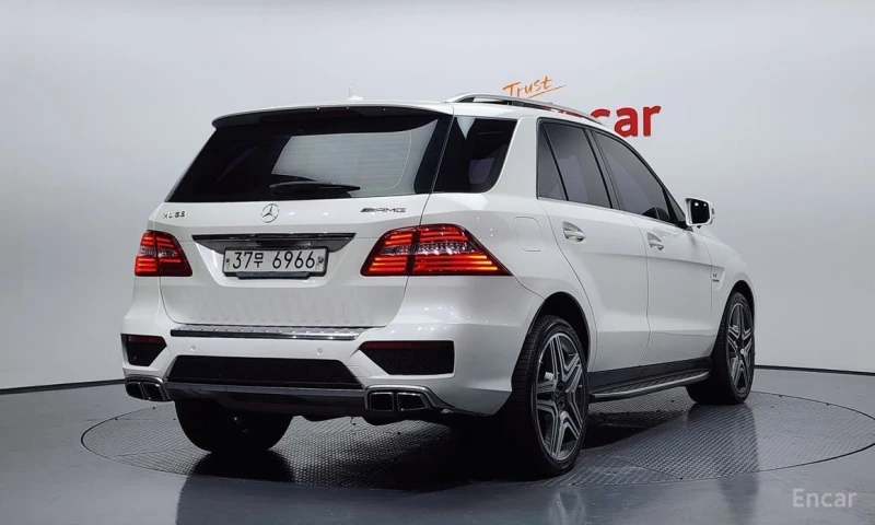 Mercedes-Benz ML 63 AMG, снимка 2 - Автомобили и джипове - 52879867
