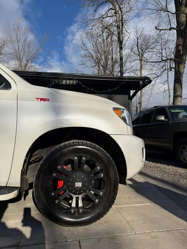 Toyota Sequoia * * PLATINUM EDITION* * 5.7* * AWD* * CARFAX* *  - изображение 10