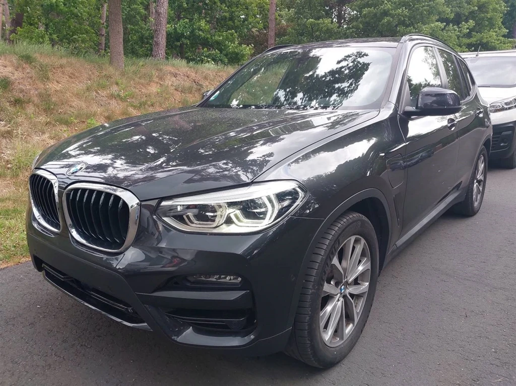 BMW X3 xDrive30e - изображение 7