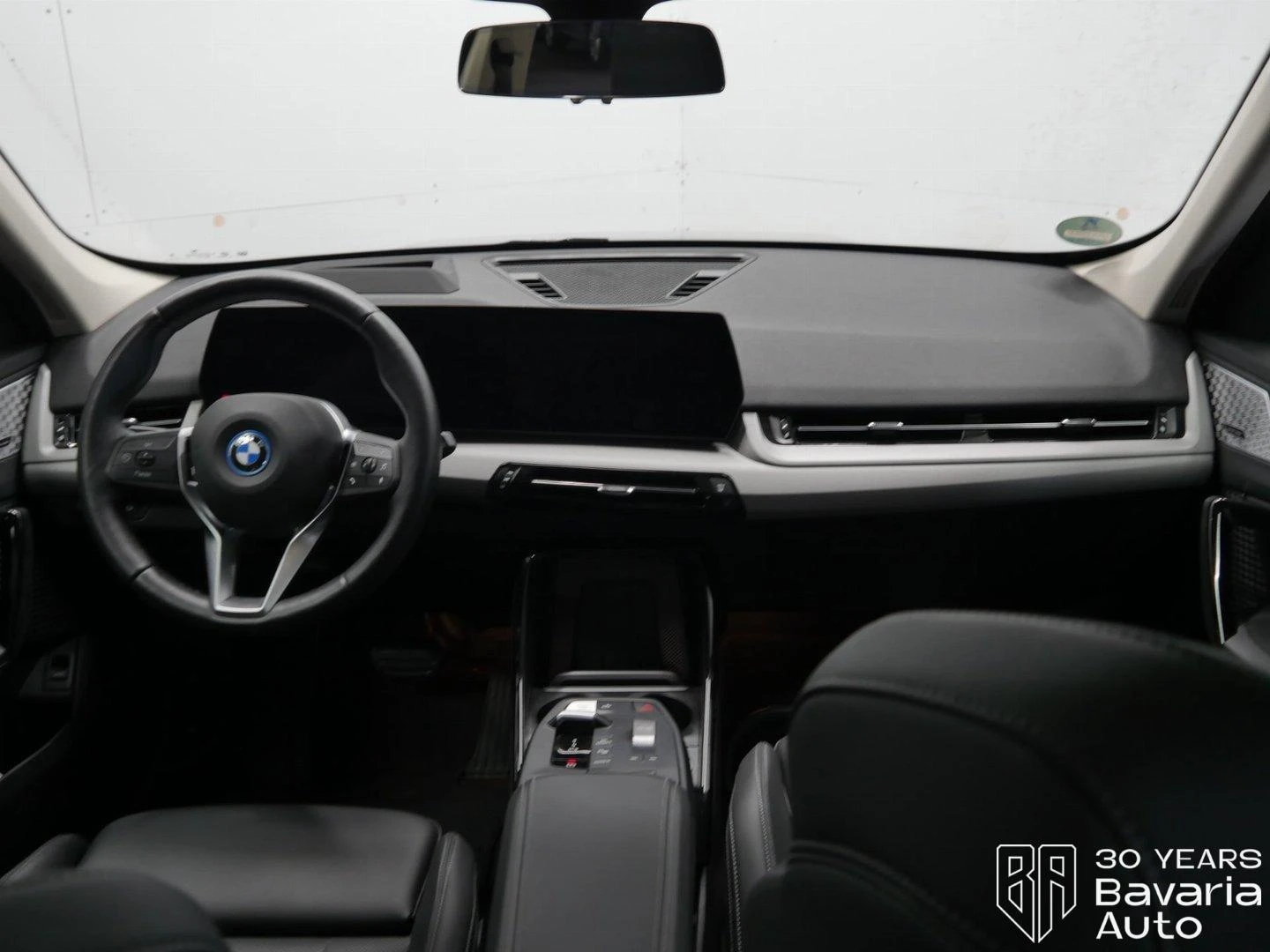 BMW iX1 20 eDrive  - изображение 5