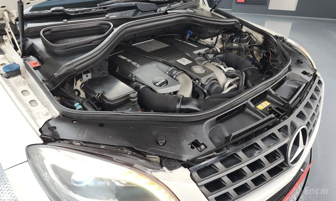 Mercedes-Benz ML 63 AMG  - изображение 6