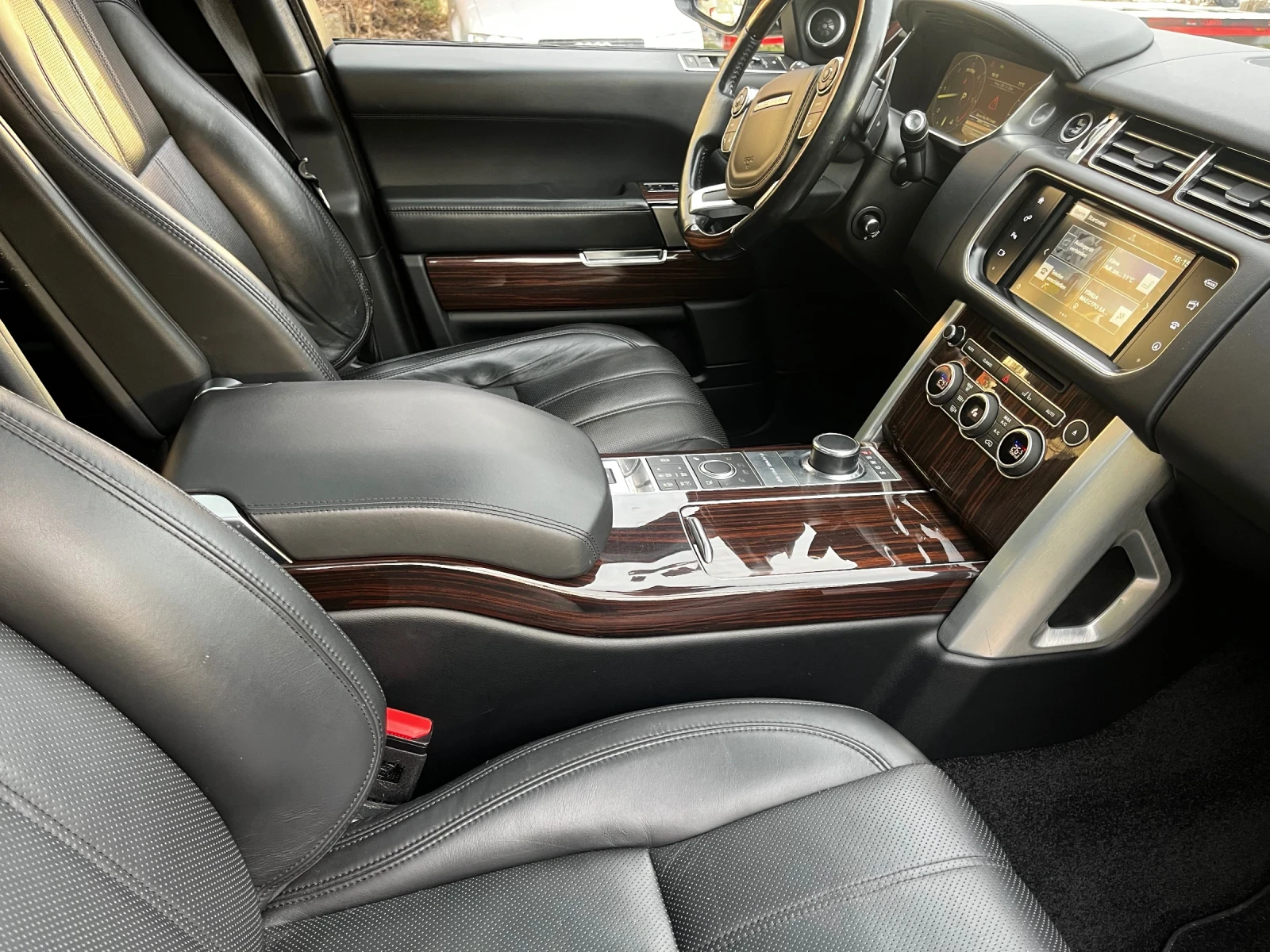 Land Rover Range rover VOGUE 3.0d МАСАЖ TV BLACK MATTE 166хил.ДОКАЗУЕМИ - изображение 9