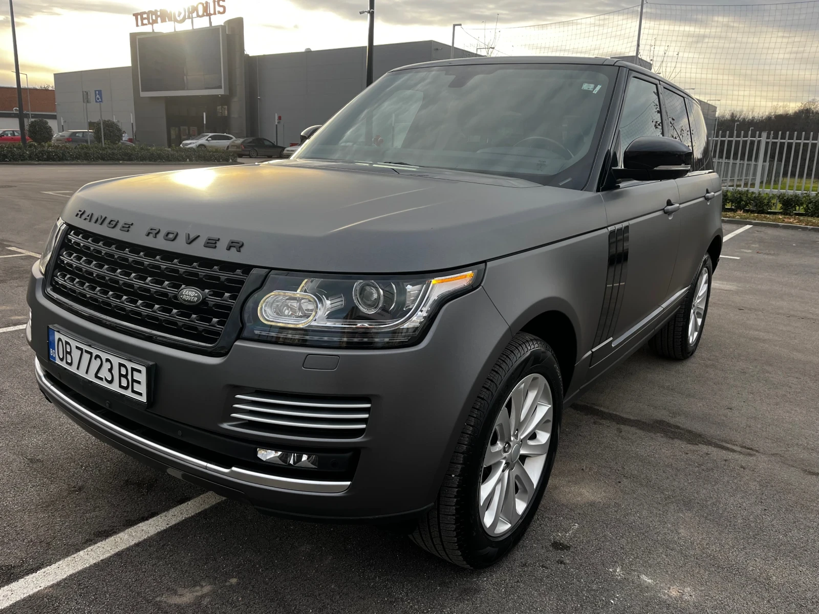 Land Rover Range rover VOGUE 3.0d МАСАЖ TV BLACK MATTE 166хил.ДОКАЗУЕМИ - изображение 2