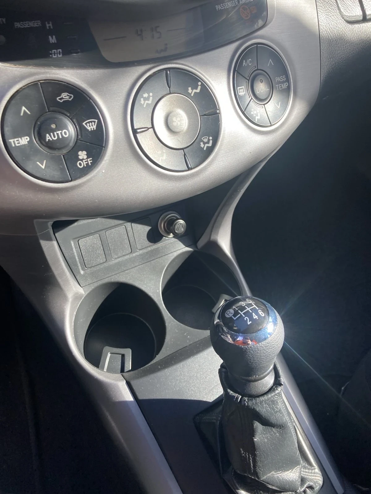 Toyota Rav4 D4D 4x4, снимка 9 - Автомобили и джипове - 54606065