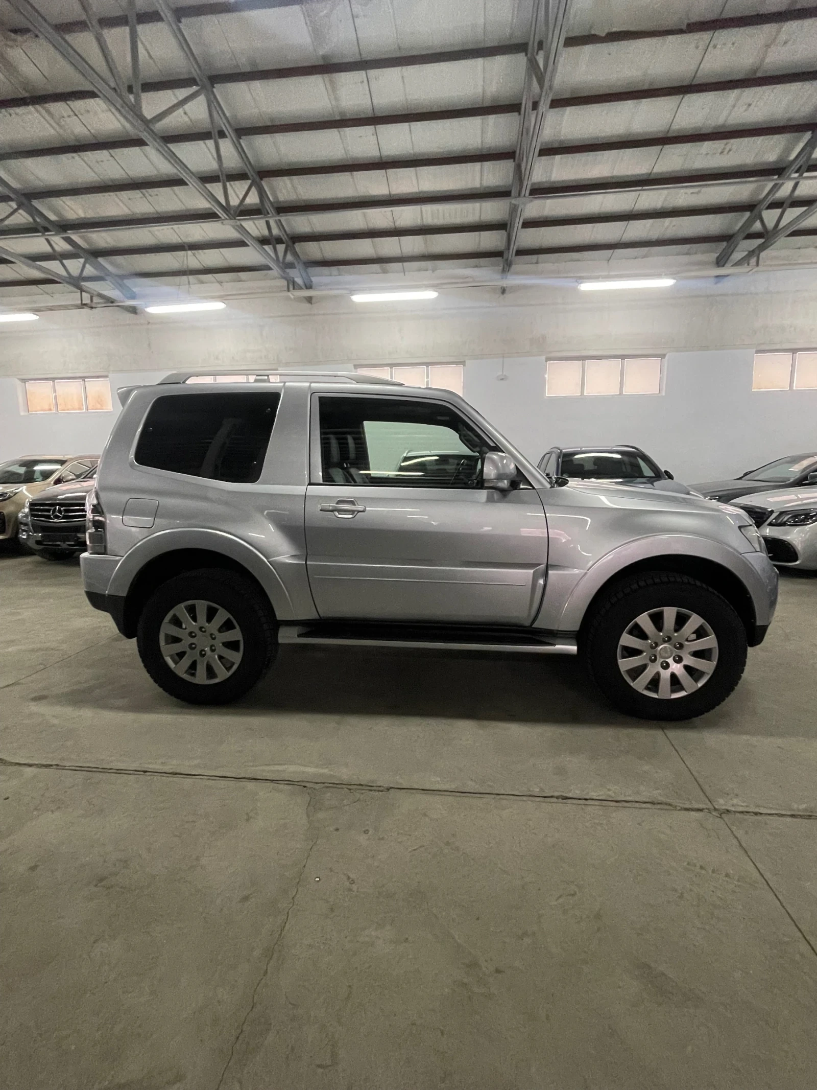 Mitsubishi Pajero 3.2D/Кожа/подгр/Нави/люк/автомат/Лебетка/ТОП!!!, снимка 6 - Автомобили и джипове - 54528644