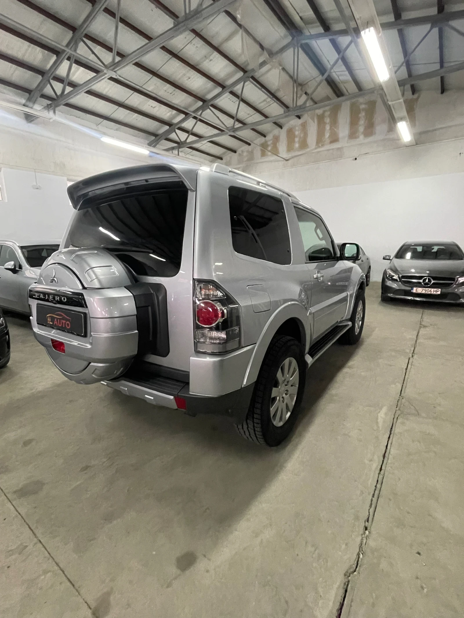 Mitsubishi Pajero 3.2D/Кожа/подгр/Нави/люк/автомат/Лебетка/ТОП!!!, снимка 4 - Автомобили и джипове - 54528644