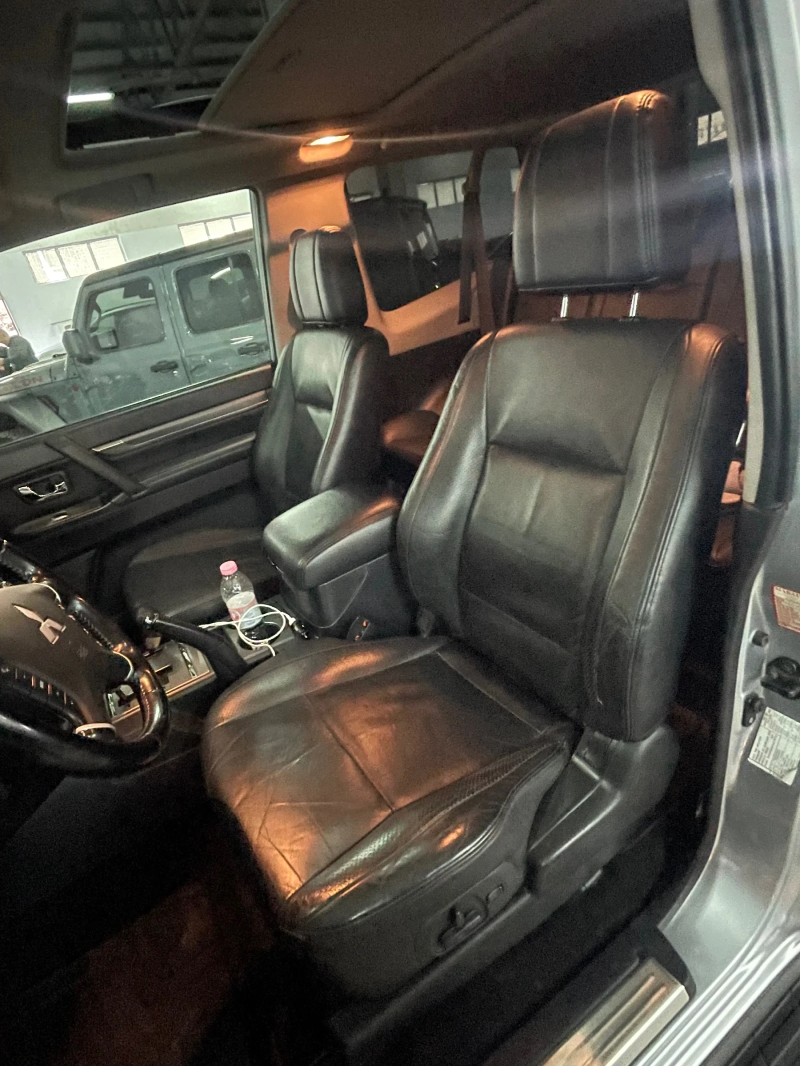 Mitsubishi Pajero 3.2D/Кожа/подгр/Нави/люк/автомат/Лебетка/ТОП!!!, снимка 9 - Автомобили и джипове - 54528644
