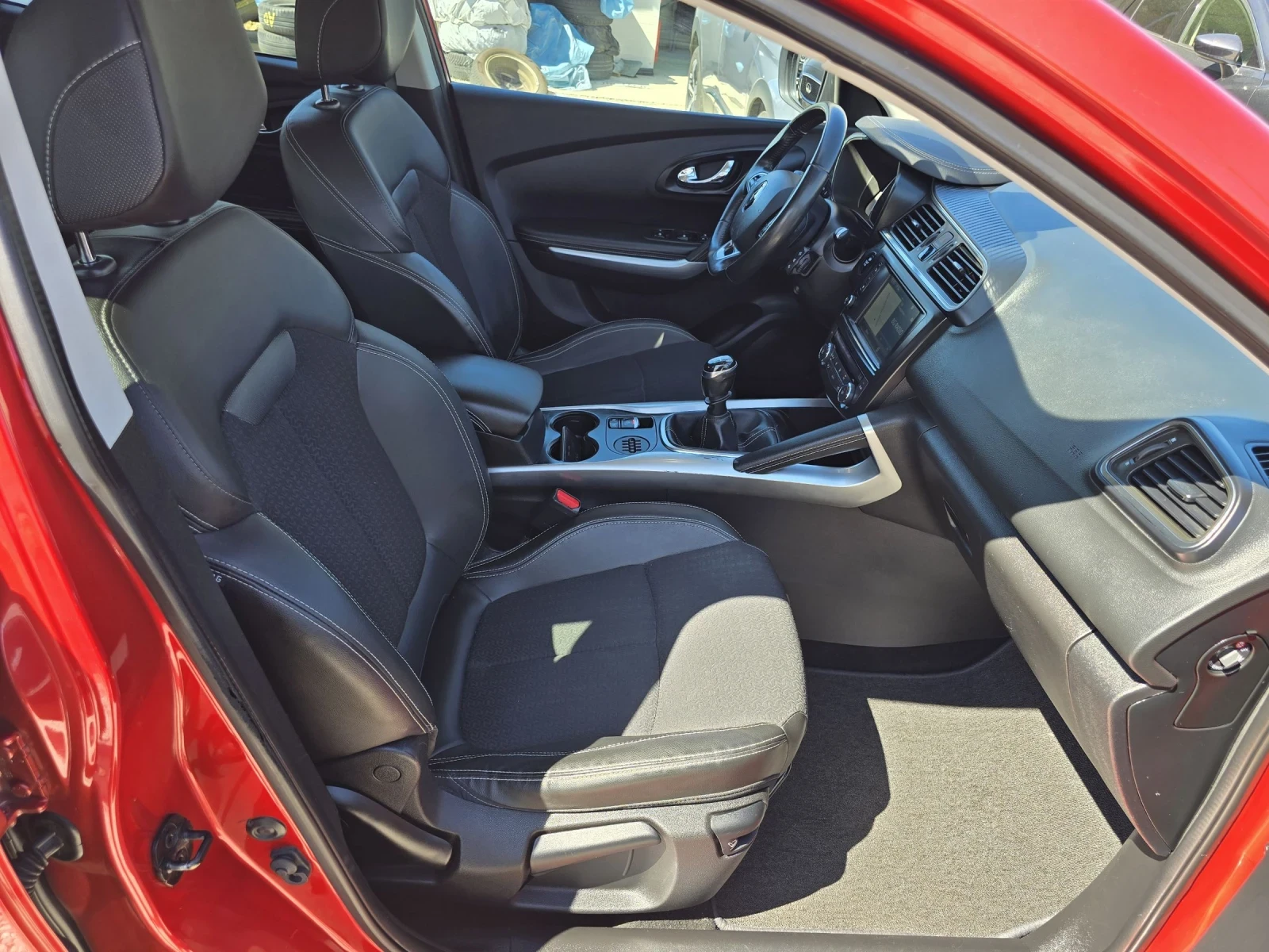 Renault Kadjar 1.2 TCE , снимка 10 - Автомобили и джипове - 54554565