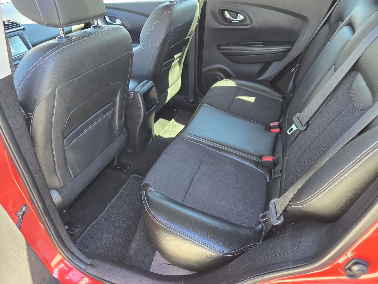 Renault Kadjar 1.2 TCE , снимка 13 - Автомобили и джипове - 54554565