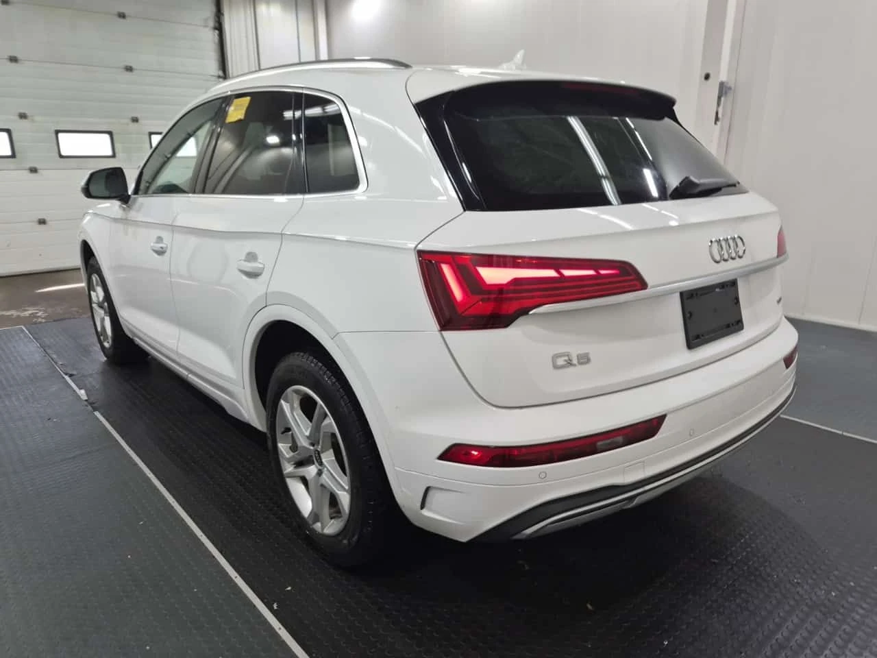 Audi Q5 * CARFAX * АВТОКРЕДИТ БЕЗ ПЪРВОНАЧАЛНА ВНОСКА, снимка 4 - Автомобили и джипове - 54787500