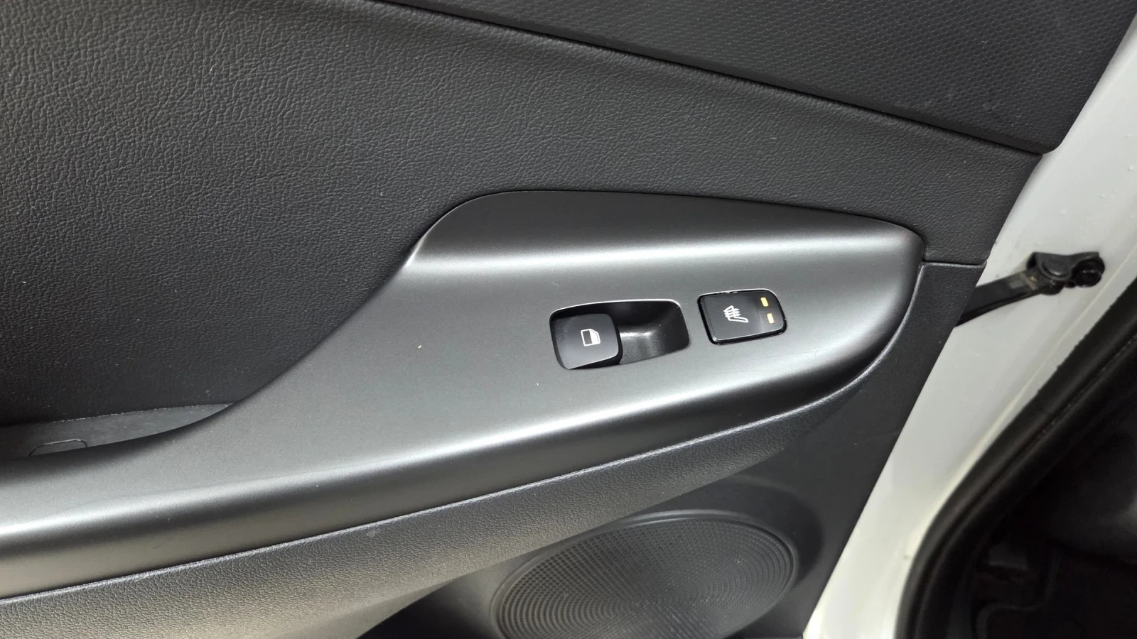 Hyundai Kona SOH98%/Premium, снимка 9 - Автомобили и джипове - 55272673