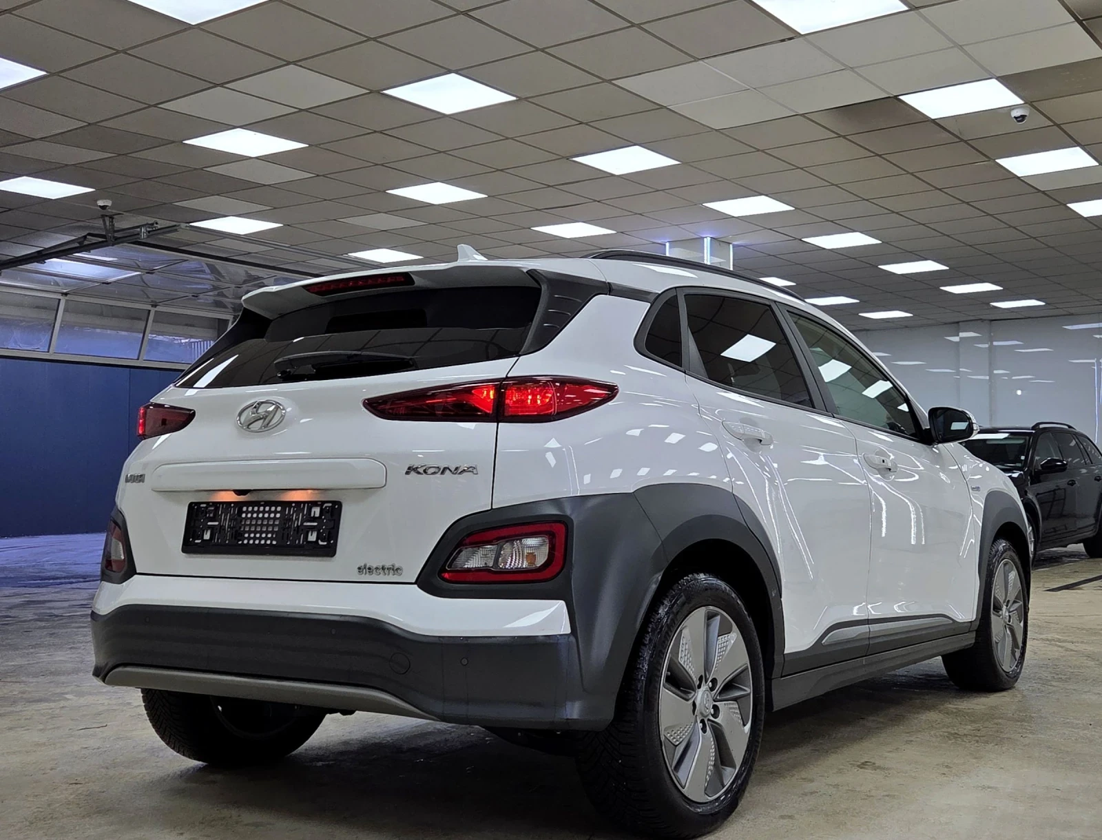 Hyundai Kona SOH98%/Premium, снимка 3 - Автомобили и джипове - 55272673