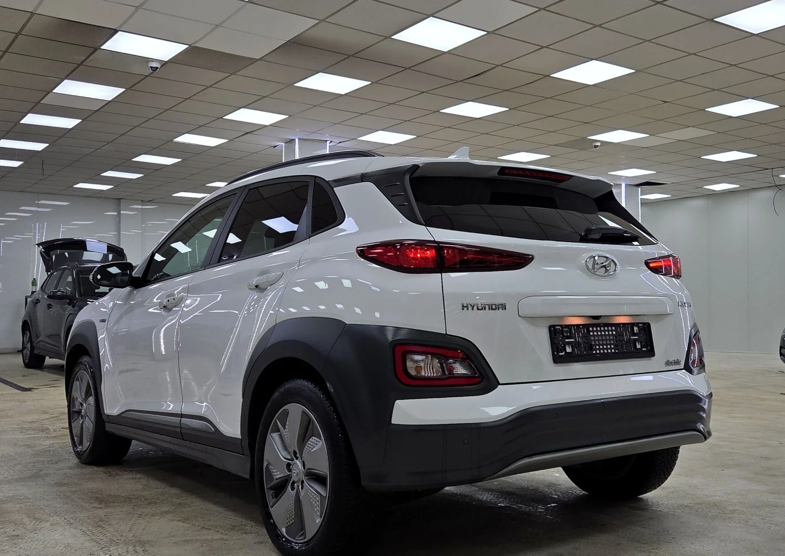 Hyundai Kona SOH98%/Premium, снимка 4 - Автомобили и джипове - 55272673