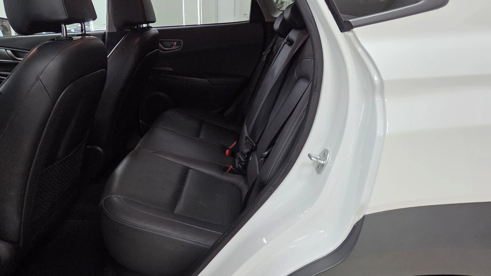 Hyundai Kona SOH98%/Premium, снимка 8 - Автомобили и джипове - 55272673