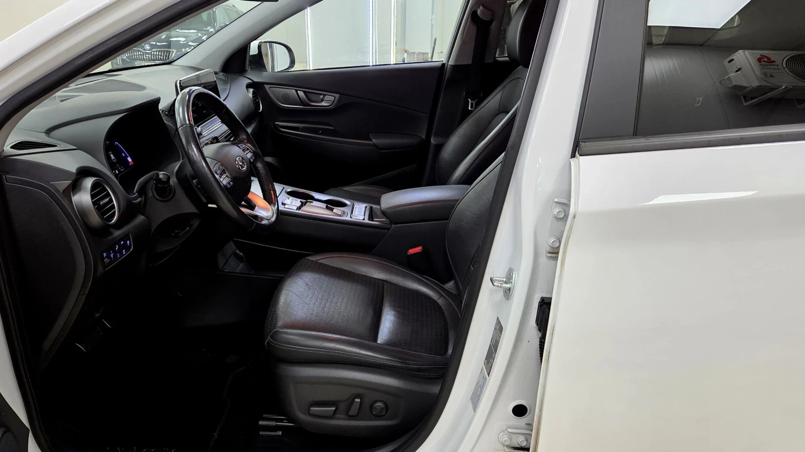 Hyundai Kona SOH98%/Premium, снимка 7 - Автомобили и джипове - 55272673