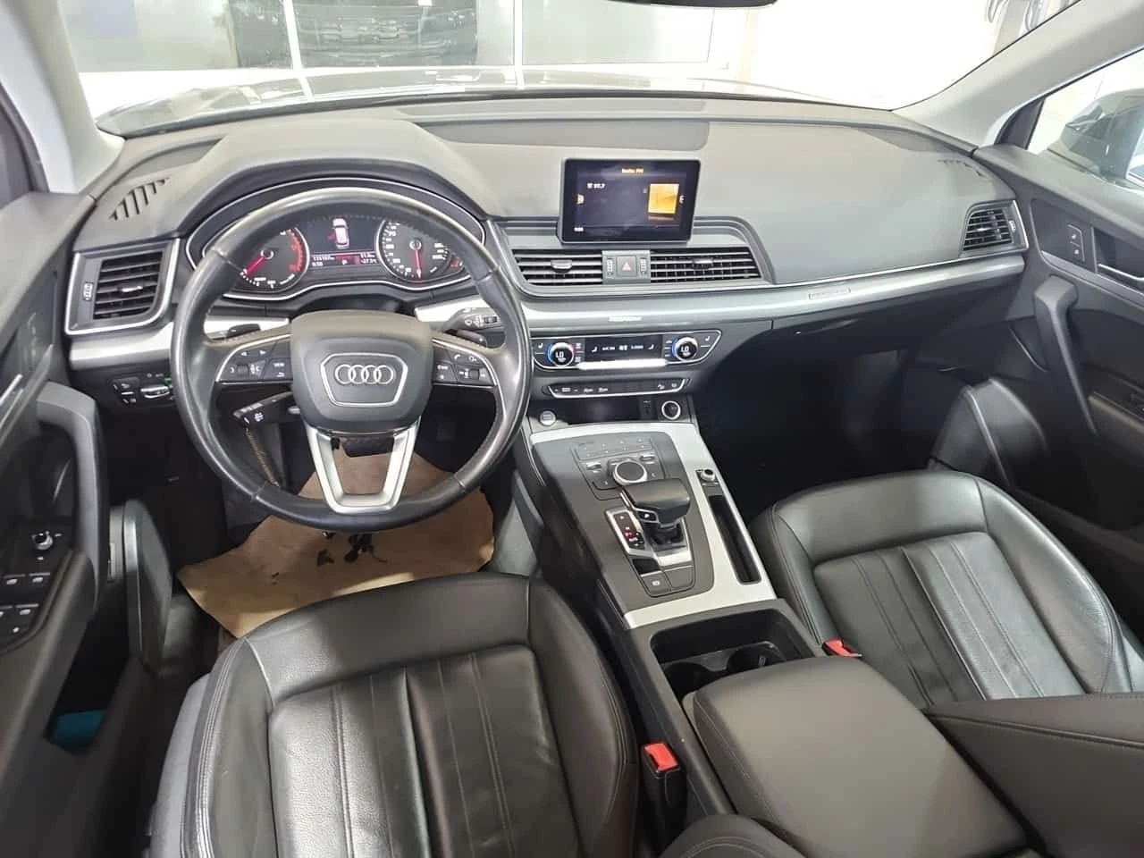 Audi Q5 * KOMFORT * АВТОКРЕДИТ БЕЗ ПЪРВОНАЧАЛНА ВНОСКА* , снимка 10 - Автомобили и джипове - 55432365