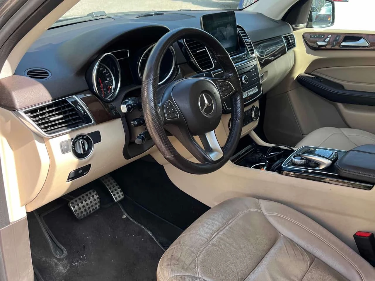Mercedes-Benz GLE 43 AMG  * CARFAX * ОПЦИЯ ЗА ФИНАНСИРАНЕ, снимка 5 - Автомобили и джипове - 55754731