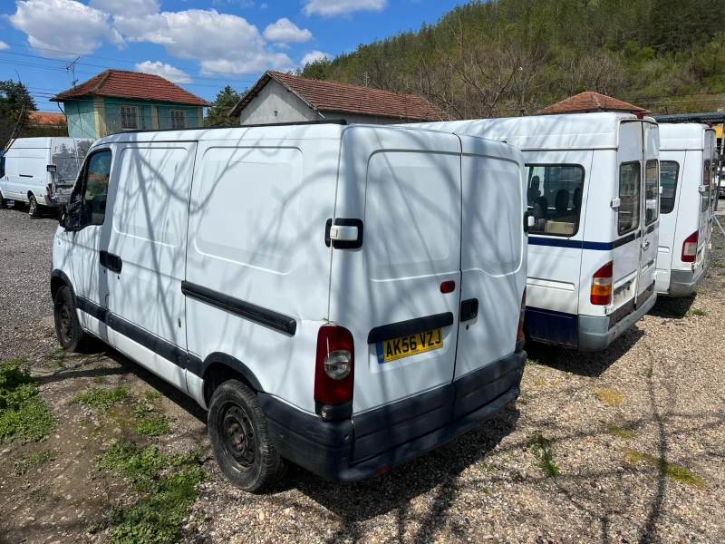 Renault Master 2.5dci 6 скорости, снимка 3 - Бусове и автобуси - 49880604