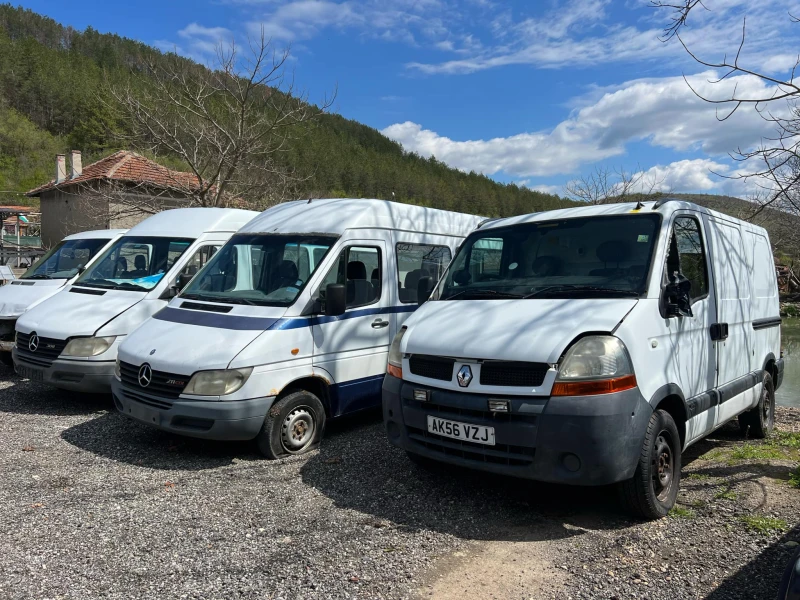 Renault Master 2.5dci 6 скорости, снимка 2 - Бусове и автобуси - 49880604