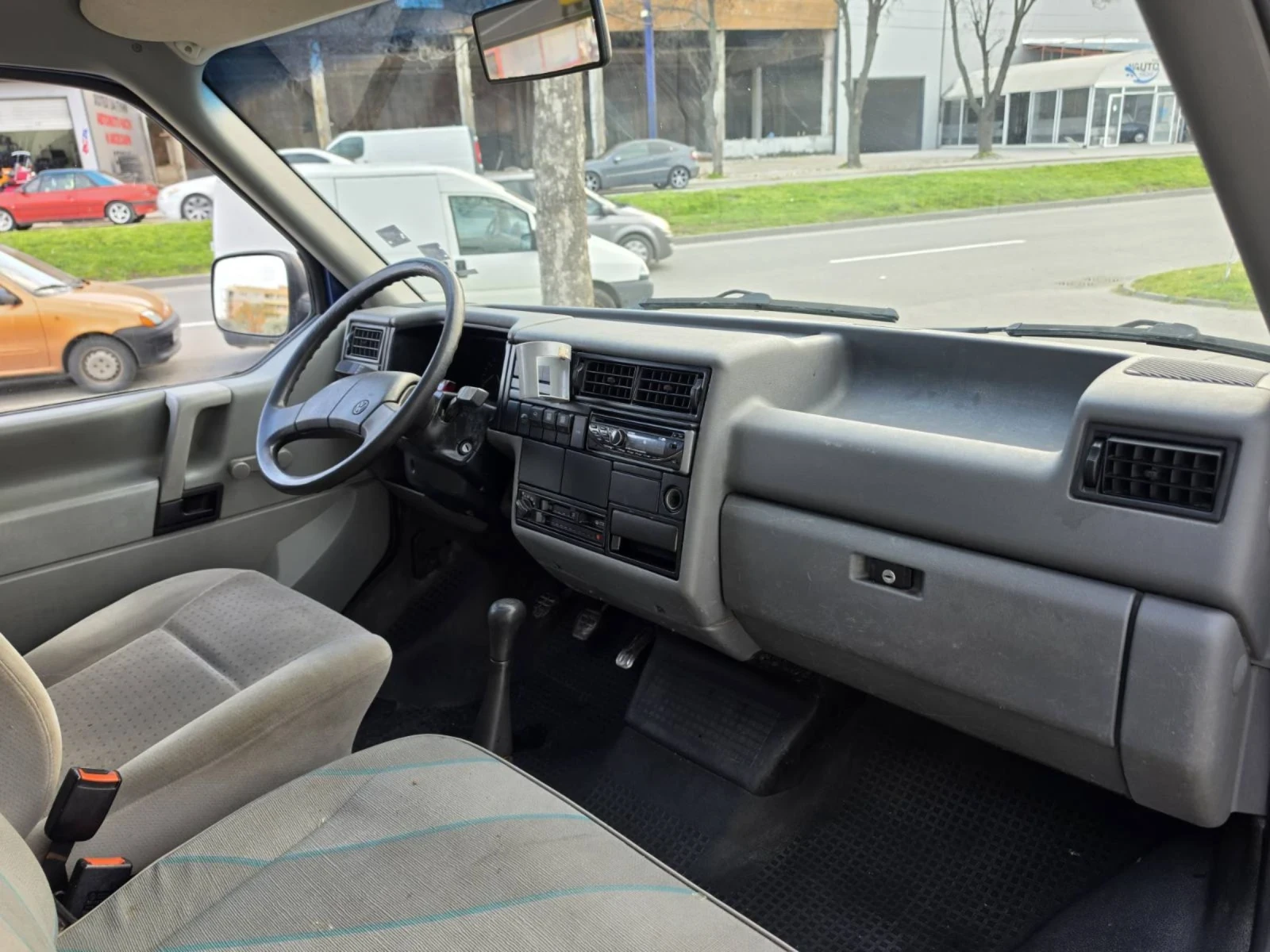VW T4 1.9, снимка 10 - Бусове и автобуси - 53993250