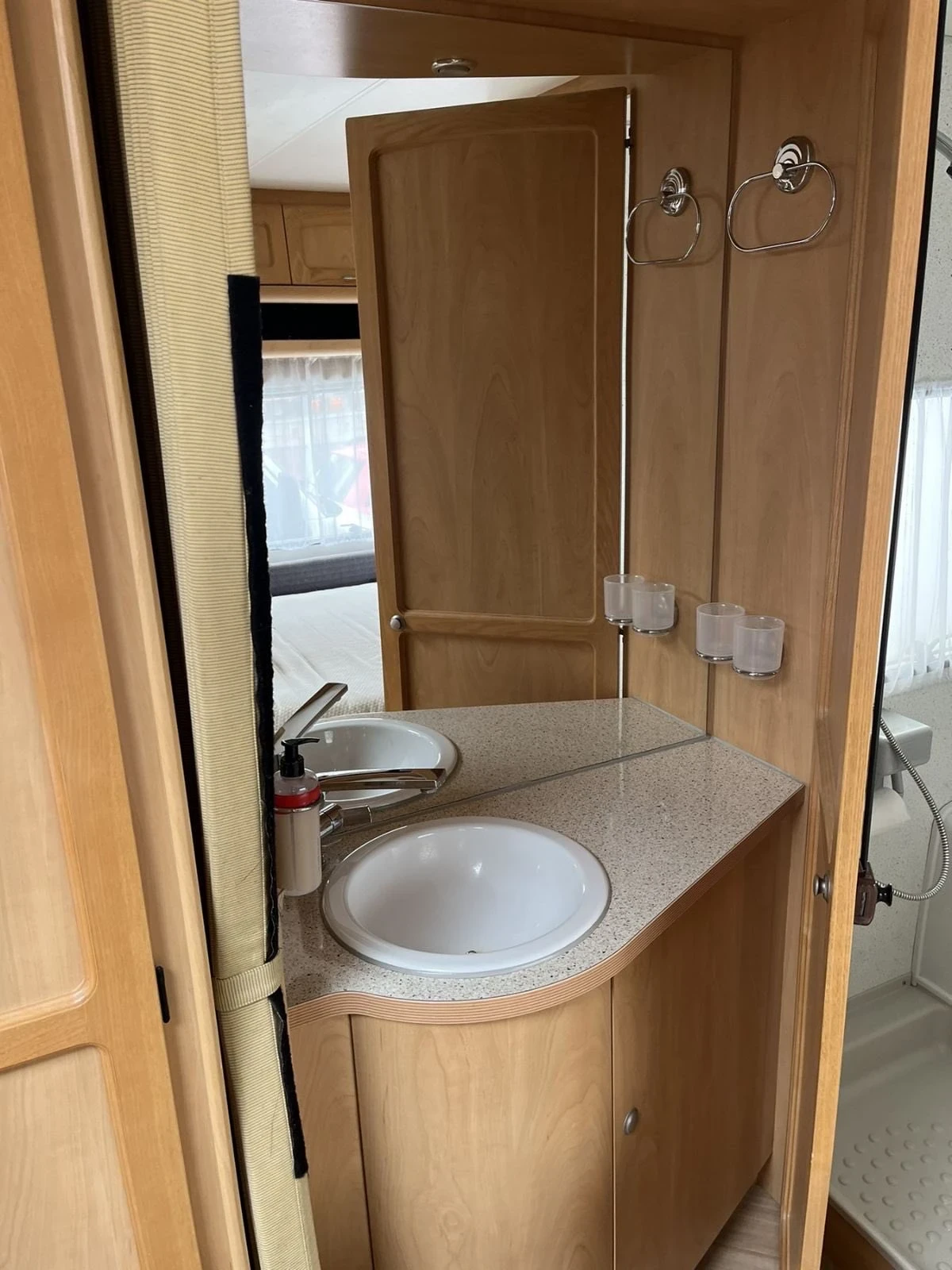 Каравана Burstner Ventana 500 TS Avantgarde - изображение 8