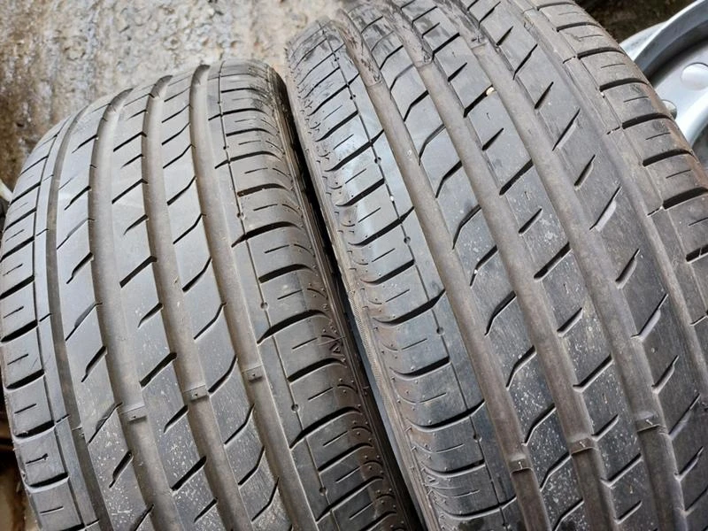 Гуми Летни 225/45R19, снимка 2 - Гуми и джанти - 36664996