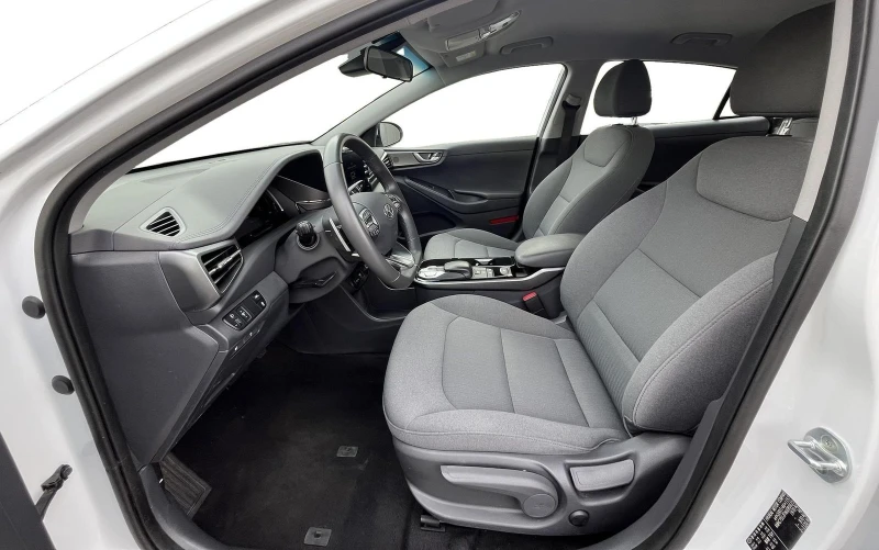 Hyundai Ioniq ELEKTRO/FACELIFT/136HP/CAM/CARPLAY/LED/187f, снимка 10 - Автомобили и джипове - 50688883
