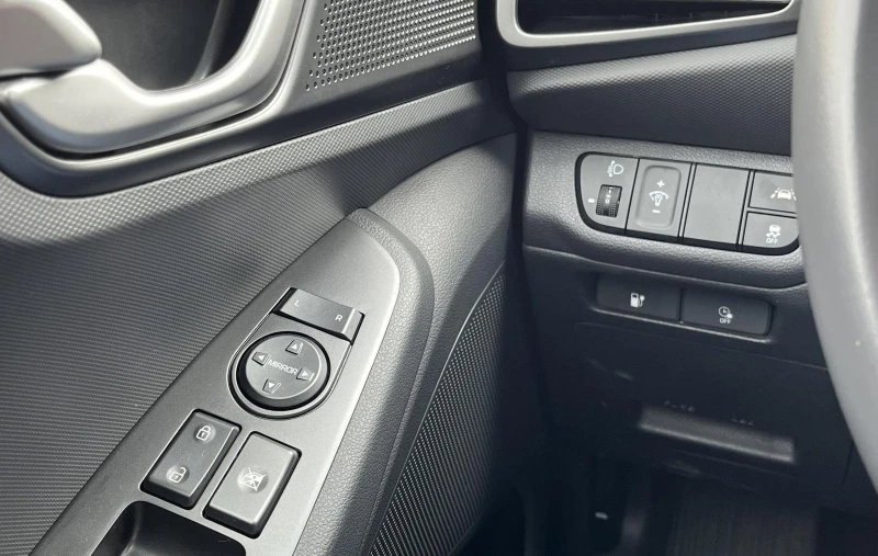 Hyundai Ioniq ELEKTRO/FACELIFT/136HP/CAM/CARPLAY/LED/187f, снимка 11 - Автомобили и джипове - 50688883