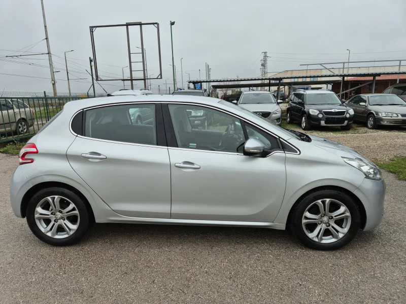 Peugeot 208 1.4 hdi 68к навигация  италия, снимка 4 - Автомобили и джипове - 51000984