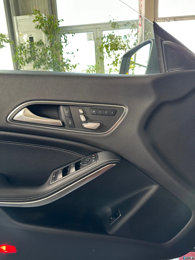 Mercedes-Benz CLA 250 4 Matic, снимка 15 - Автомобили и джипове - 51001191