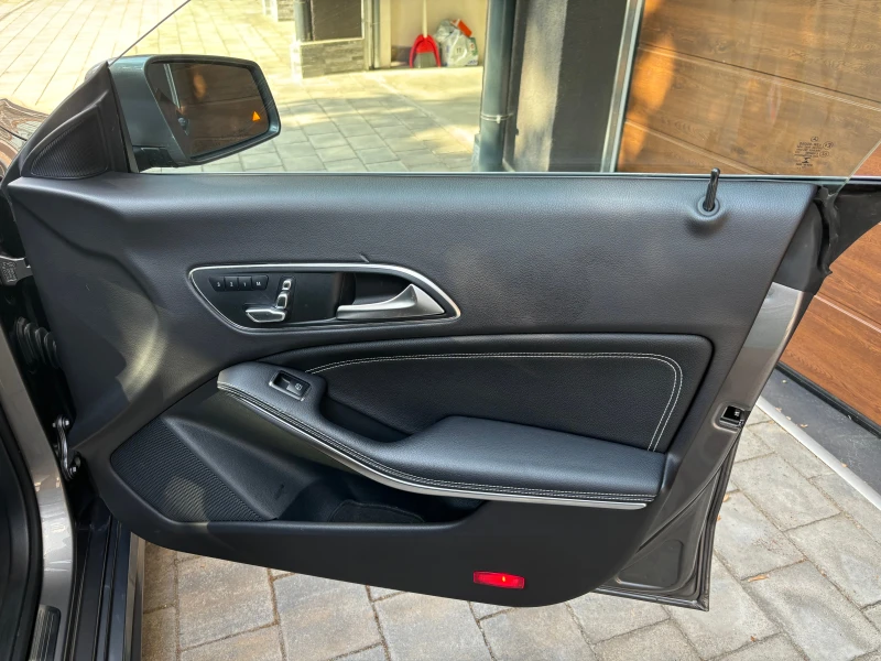 Mercedes-Benz CLA 250 4 Matic, снимка 16 - Автомобили и джипове - 51001191
