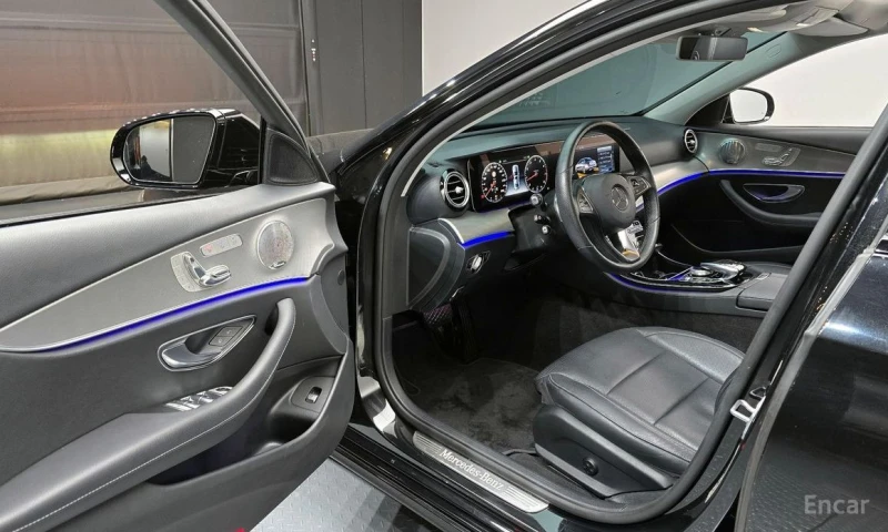 Mercedes-Benz E 300, снимка 11 - Автомобили и джипове - 53066000
