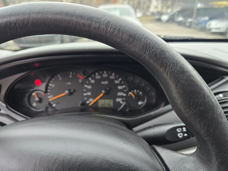 Ford Focus 1.8TDDI FACE 132000KM, снимка 14 - Автомобили и джипове - 53346035