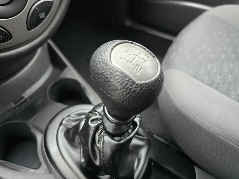 Ford Focus 1.8TDDI FACE 132000KM, снимка 13 - Автомобили и джипове - 53346035