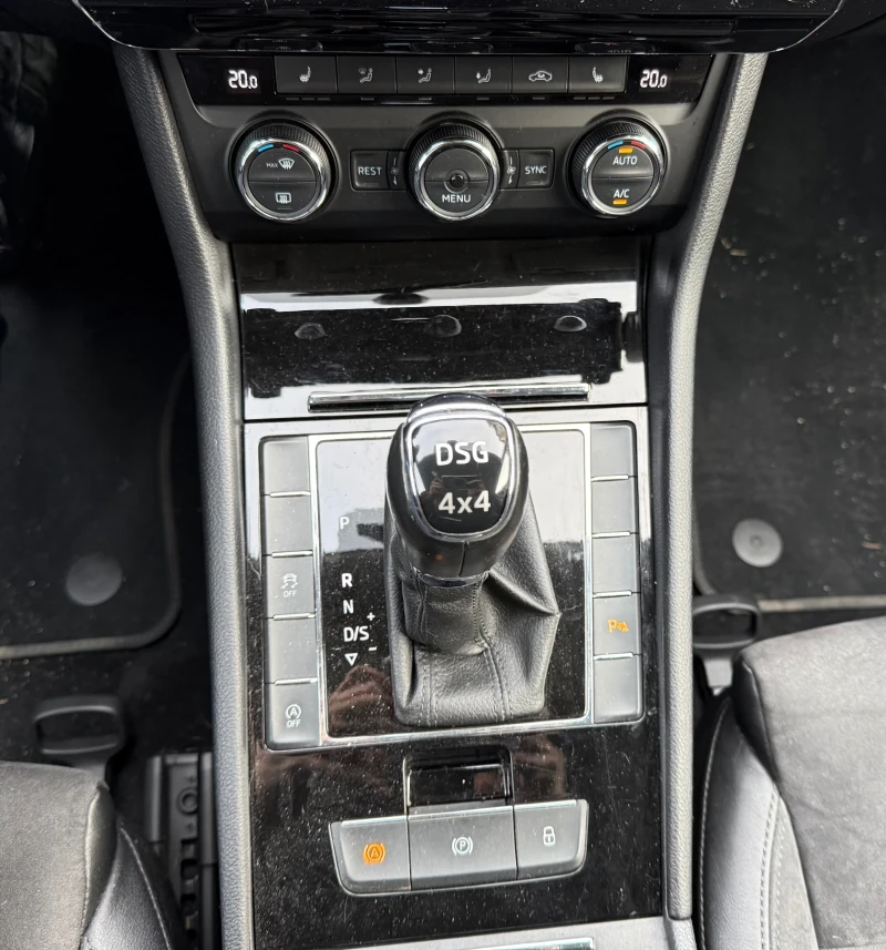 Skoda Superb 2.0TDI 190kc 4x4 2017, снимка 16 - Автомобили и джипове - 53420559
