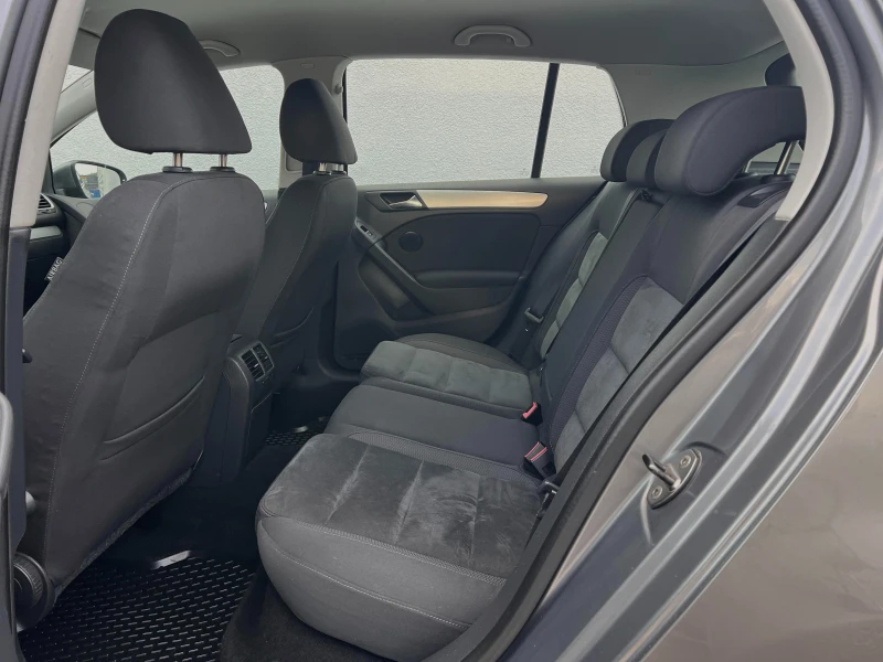 VW Golf 1.6i Bi-Fuel 102к.с. ОБСЛУЖЕН ПРОЧЕТИ ОПИСАНИЕТО, снимка 12 - Автомобили и джипове - 53458563