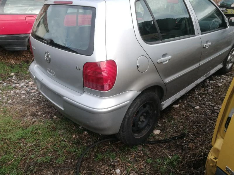 VW Polo 1.4MPI 2 бр., снимка 5 - Автомобили и джипове - 35156079