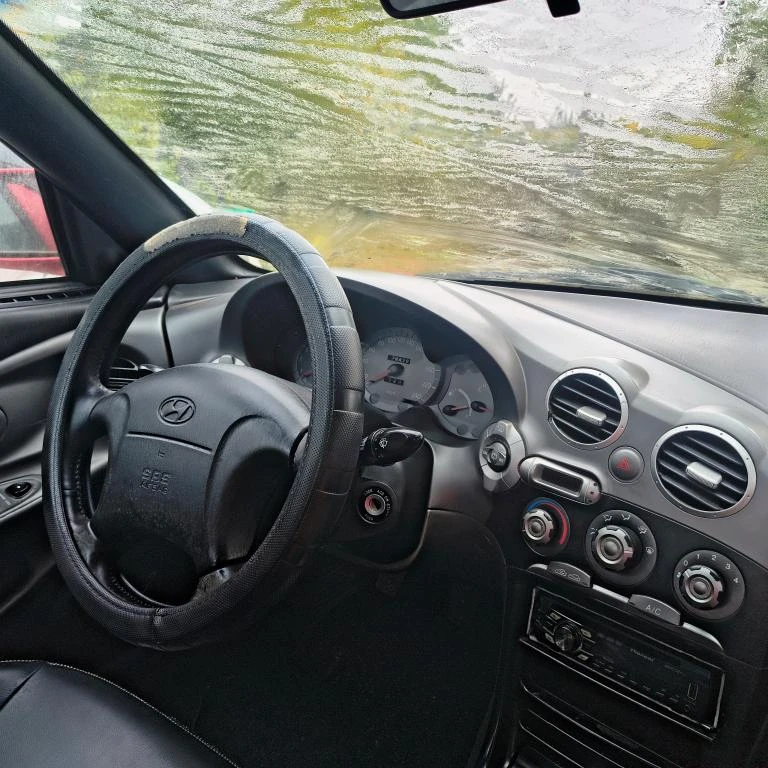 Hyundai Coupe, снимка 4 - Автомобили и джипове - 52826377