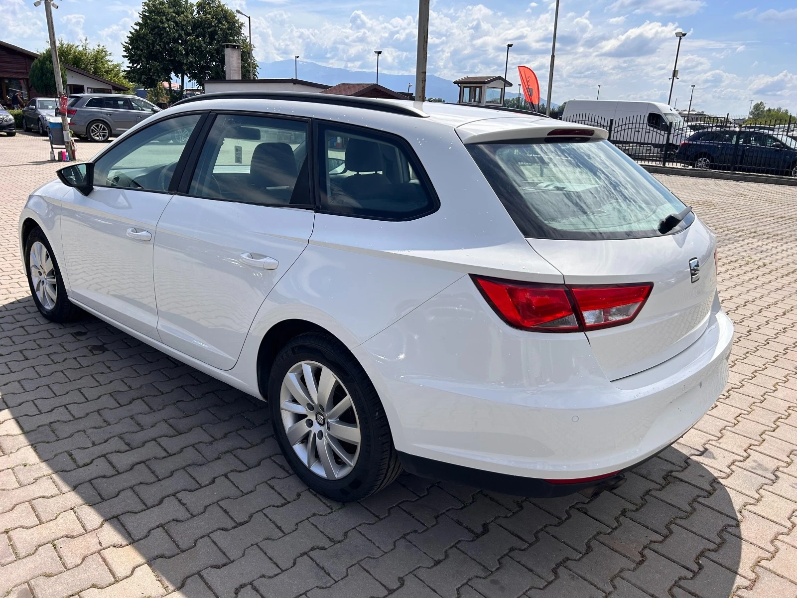 Seat Leon 1.6TDI 4DRIVE EURO 5J ЛИЗИНГ - изображение 8