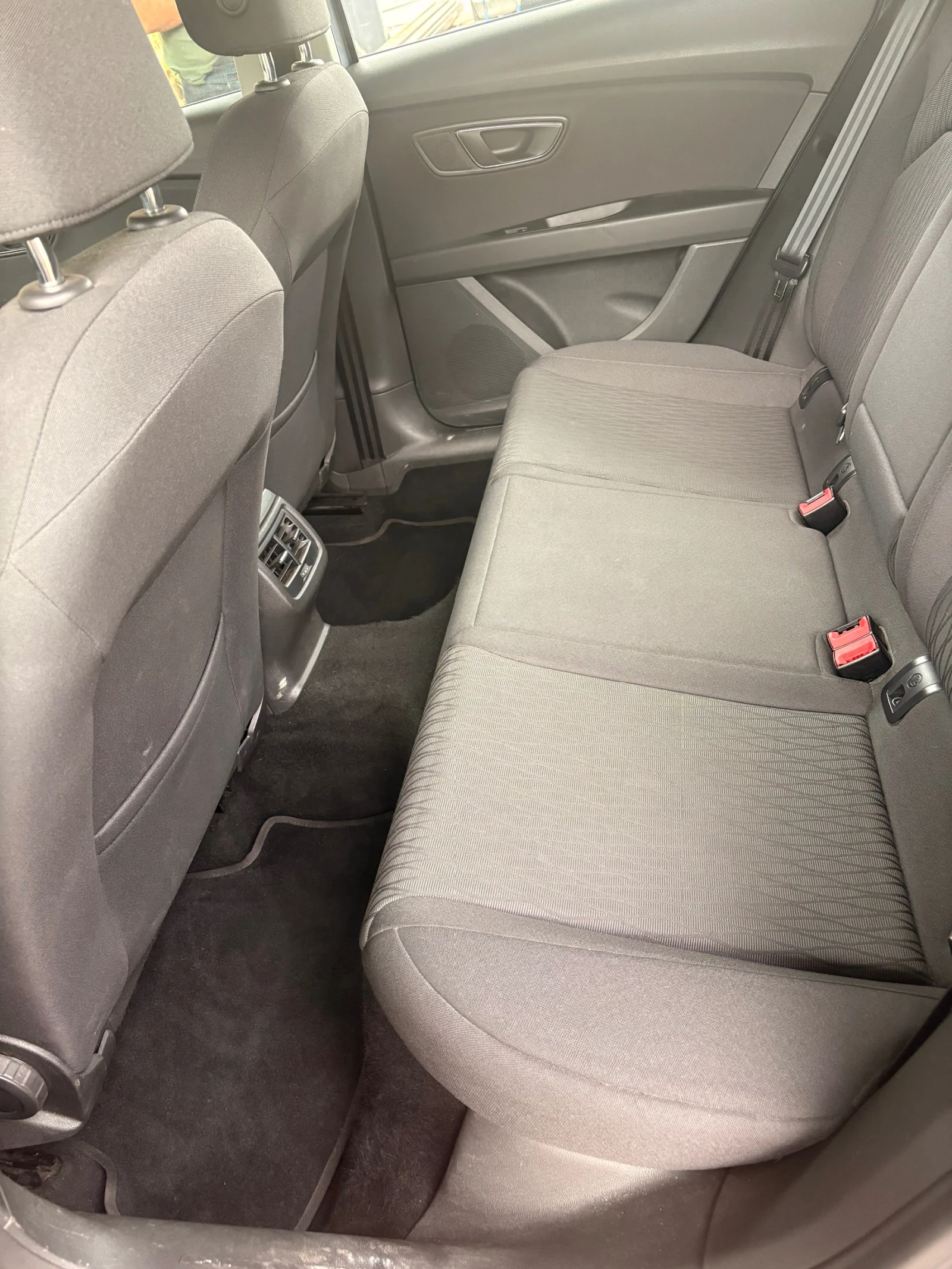 Seat Leon 1.6 TDI Business HIGH - изображение 10
