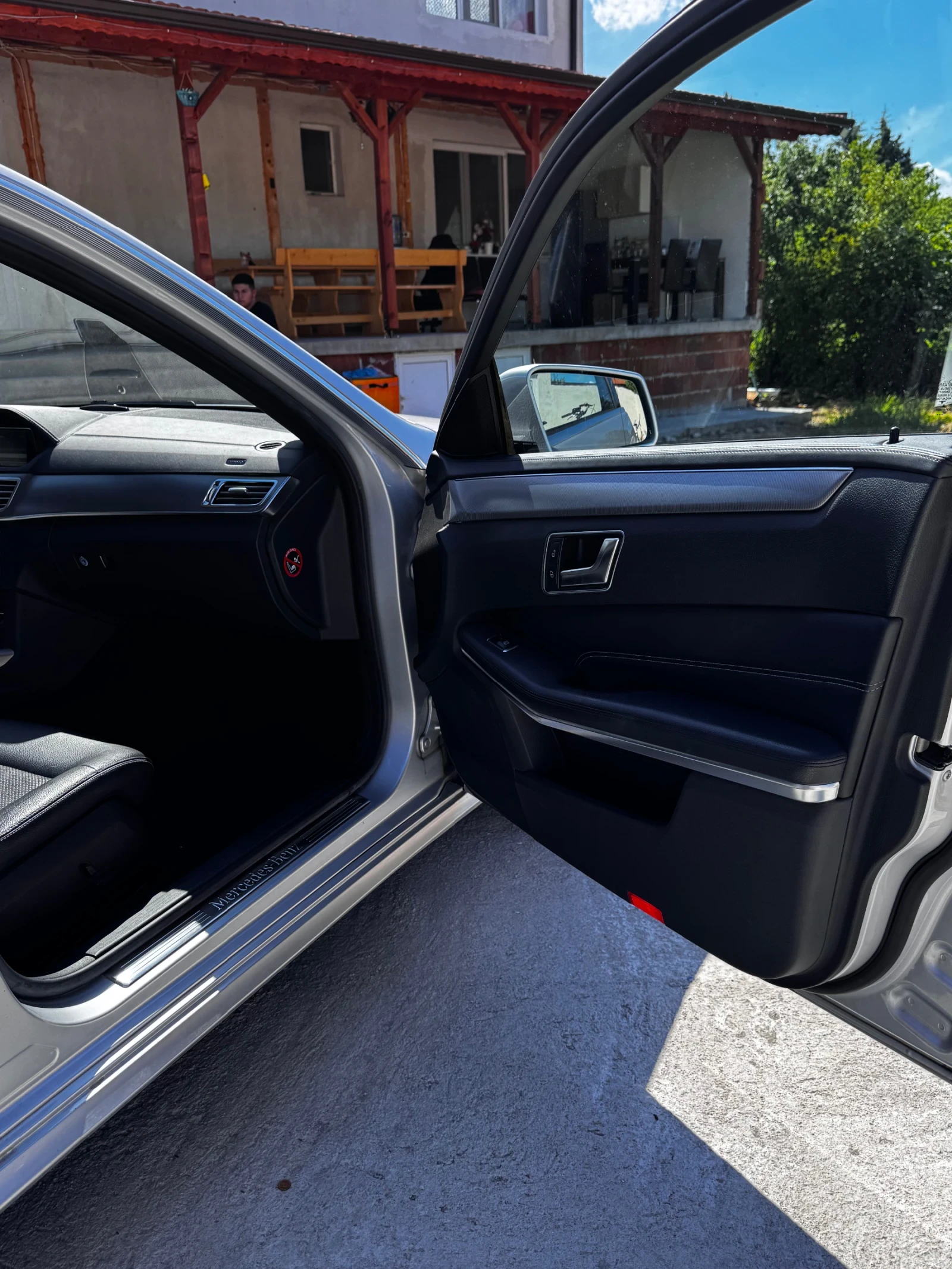 Mercedes-Benz E 220  - изображение 10
