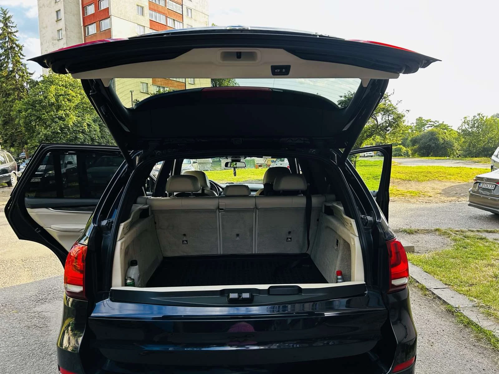 BMW X5 M50D - изображение 3