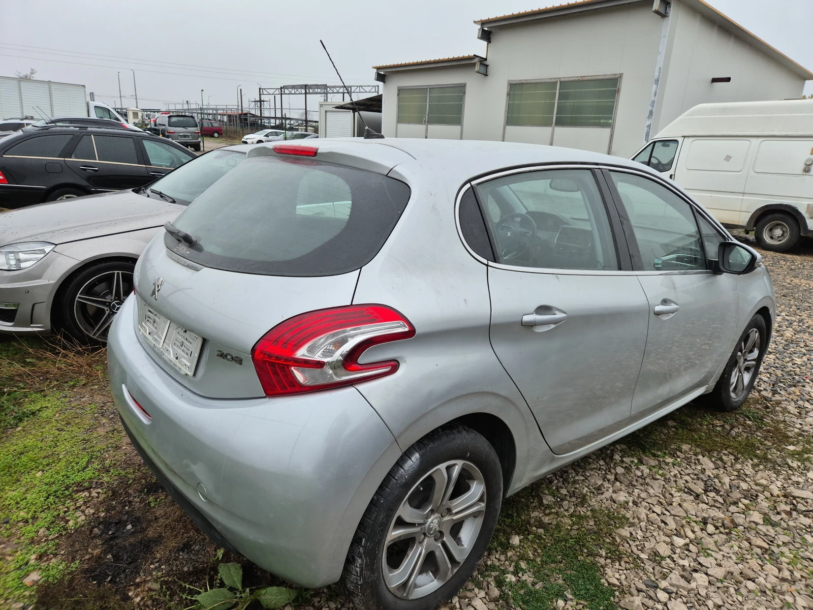 Peugeot 208 1.4 hdi 68к навигация  италия - изображение 4