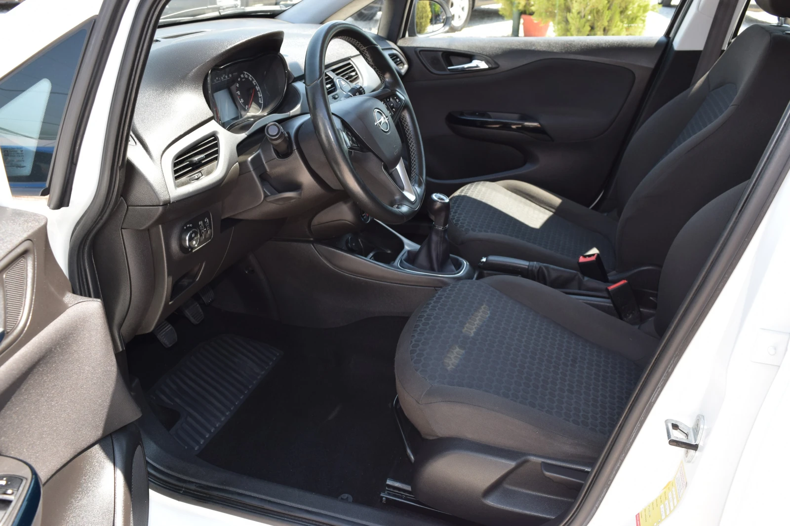 Opel Corsa 1.4i* ГАЗ* Euro6B - изображение 9