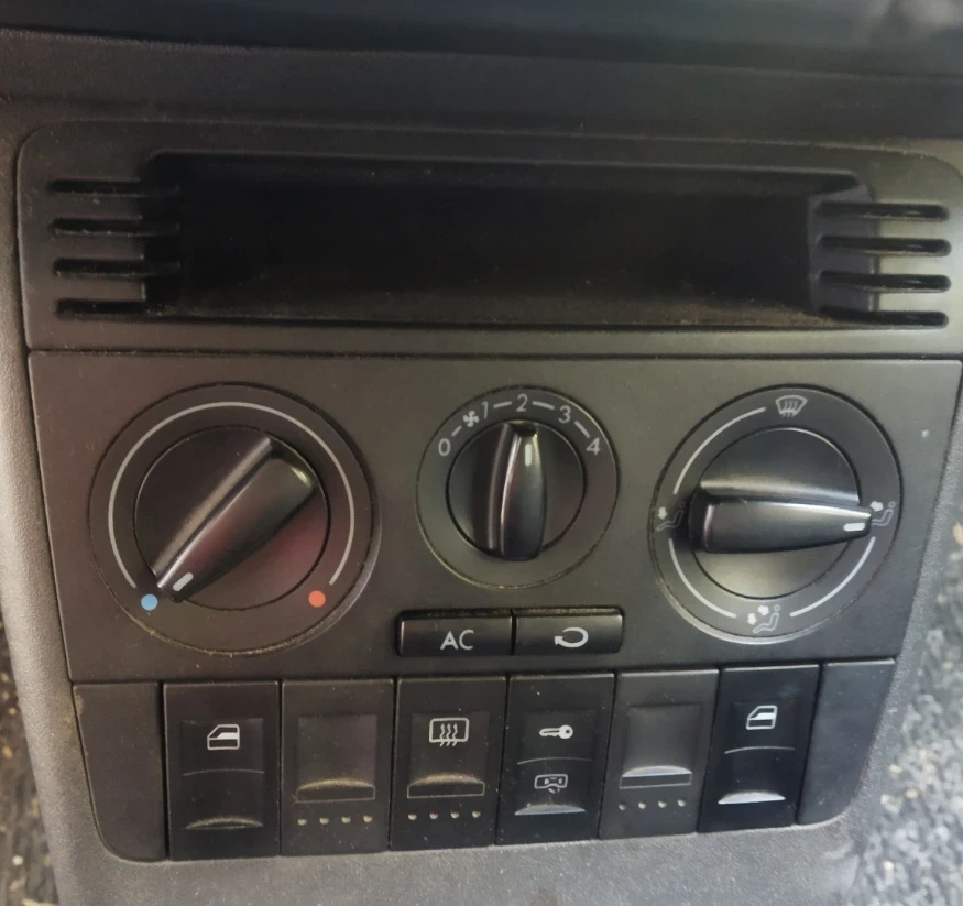 VW Polo Комби 1.9 SDI - изображение 9