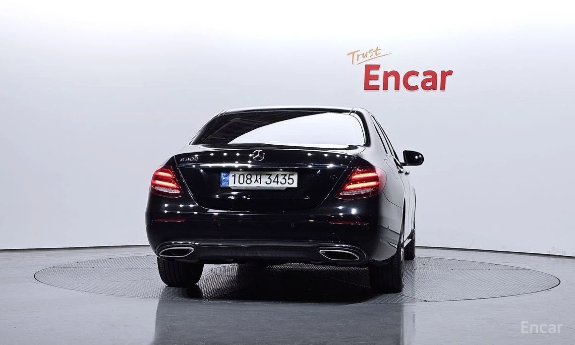 Mercedes-Benz E 300  - изображение 4