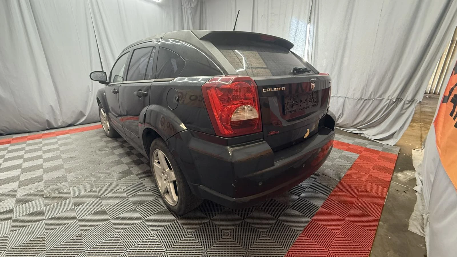 Dodge Challenger 2.0d - изображение 3